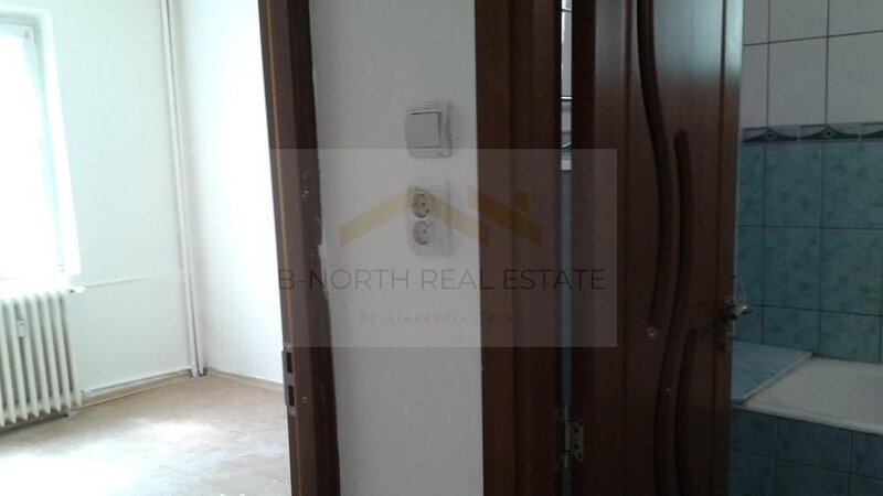 Piata Crangasi, apartament parter 5 camere, central, vad comercial.